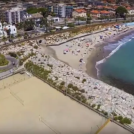 Colibri Family & Bike Aparthotel Loano