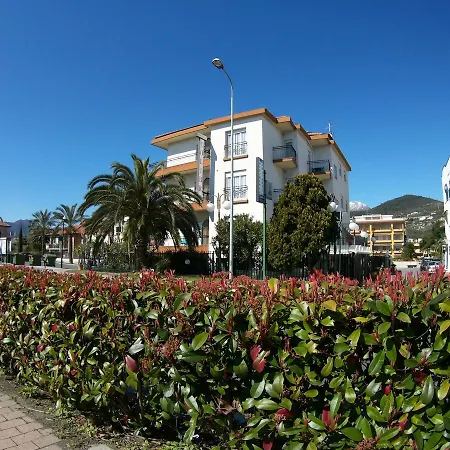 Colibri Family & Bike 3* Loano