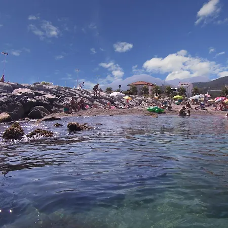 Aparthotel Colibri Family & Bike 3*