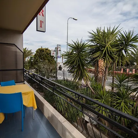 Aparthotel Colibri Family & Bike 3*