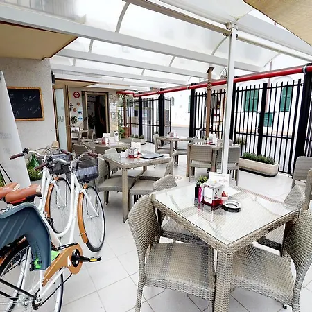 Colibri Family & Bike Loano