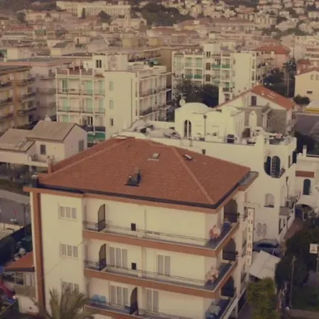 Colibri Family & Bike 3* Loano