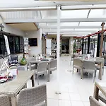 Colibri Family & Bike Aparthotel Loano