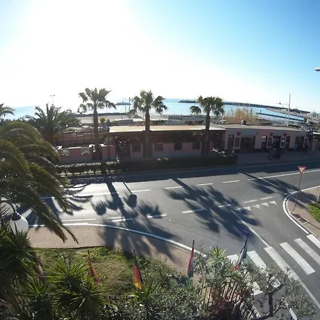Aparthotel Colibri Family & Bike